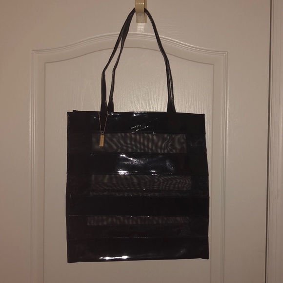 Elizabeth Arden Tote - Picture 1 of 2